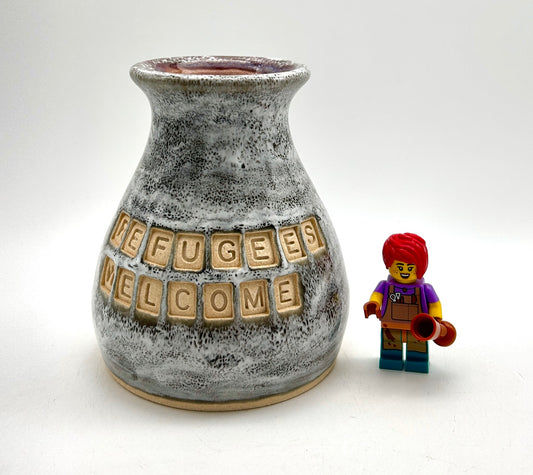 SECOND 'Refugees welcome' bud vase
