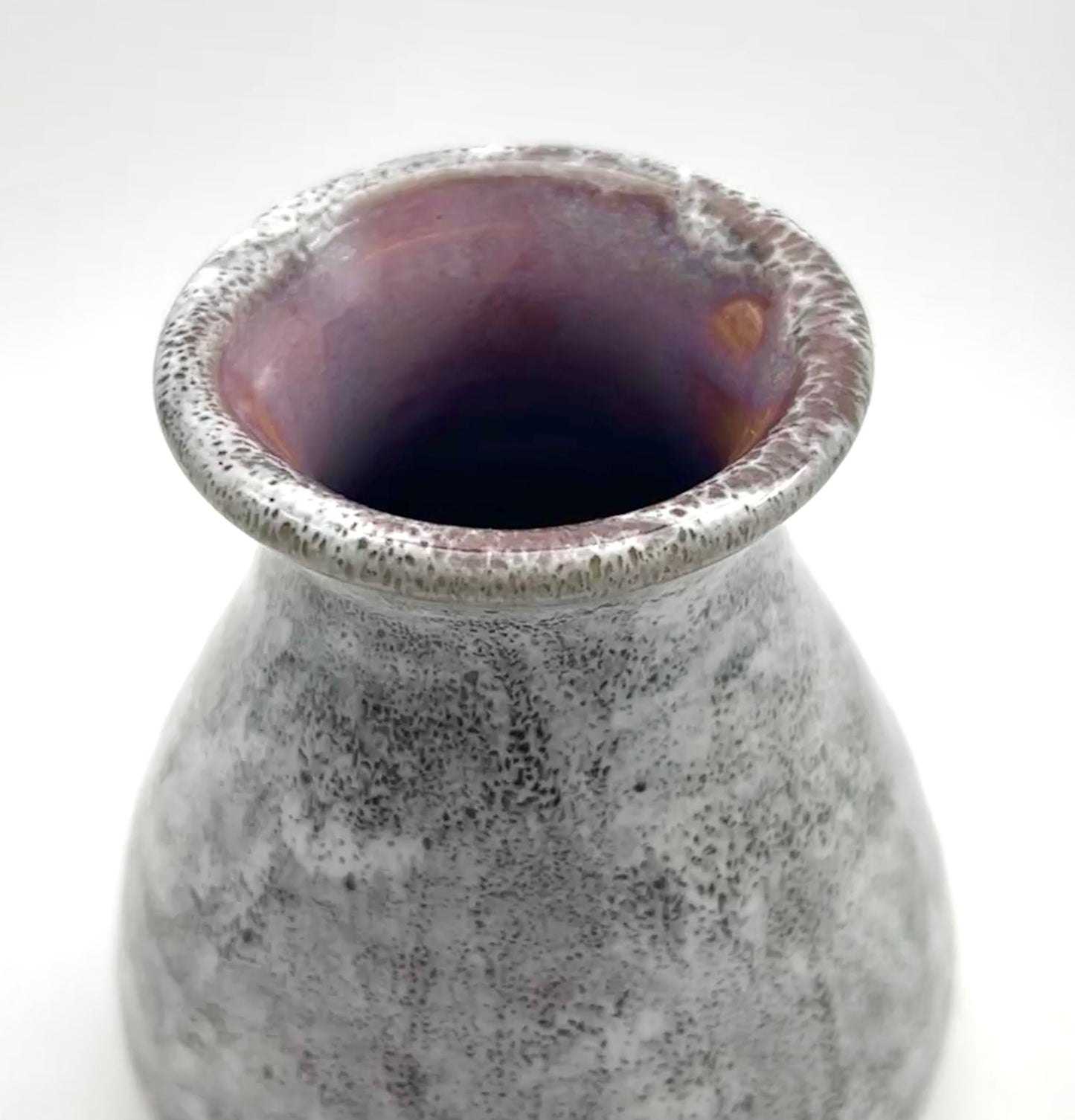 SECOND 'Refugees welcome' bud vase