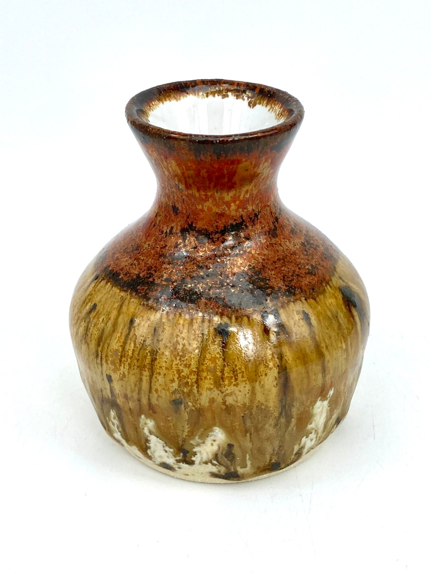 Bud vase with coppery top