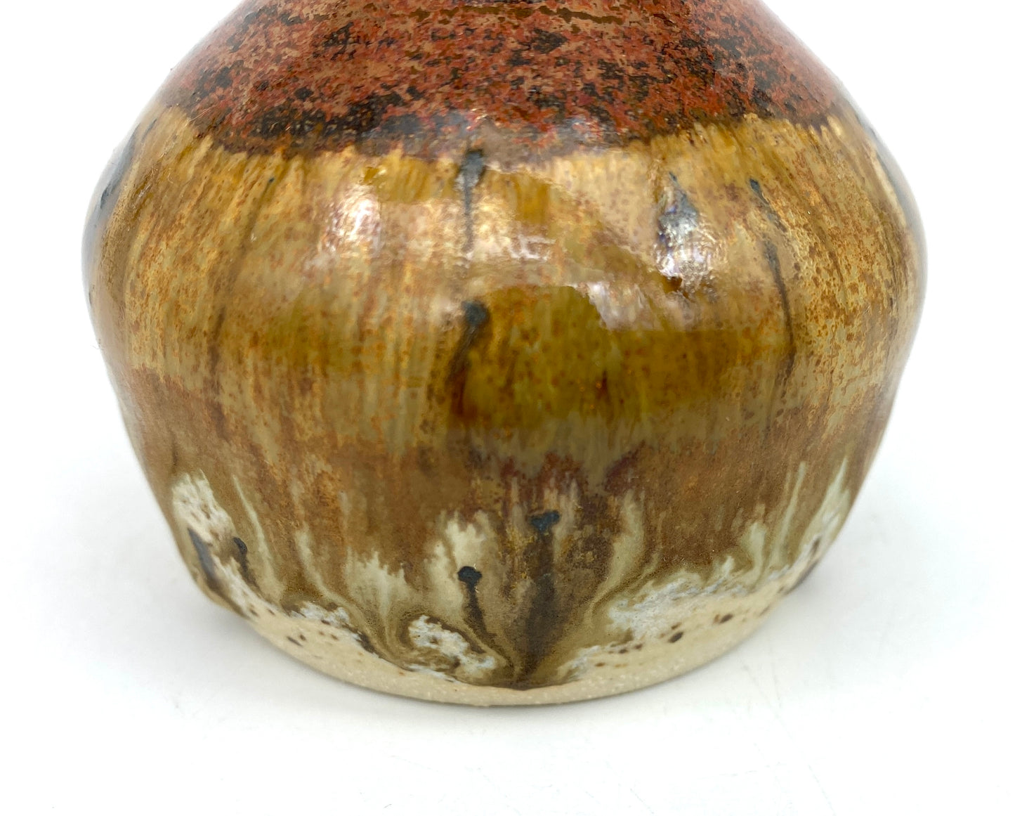 Bud vase with coppery top