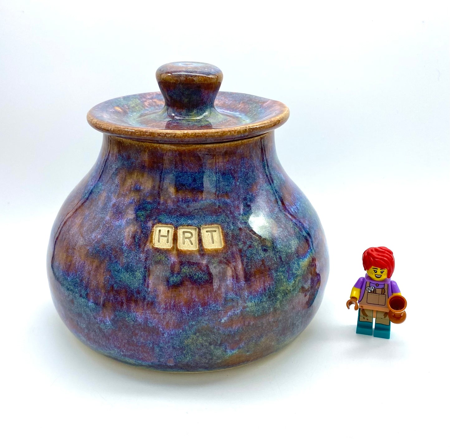 'HRT' lidded pot