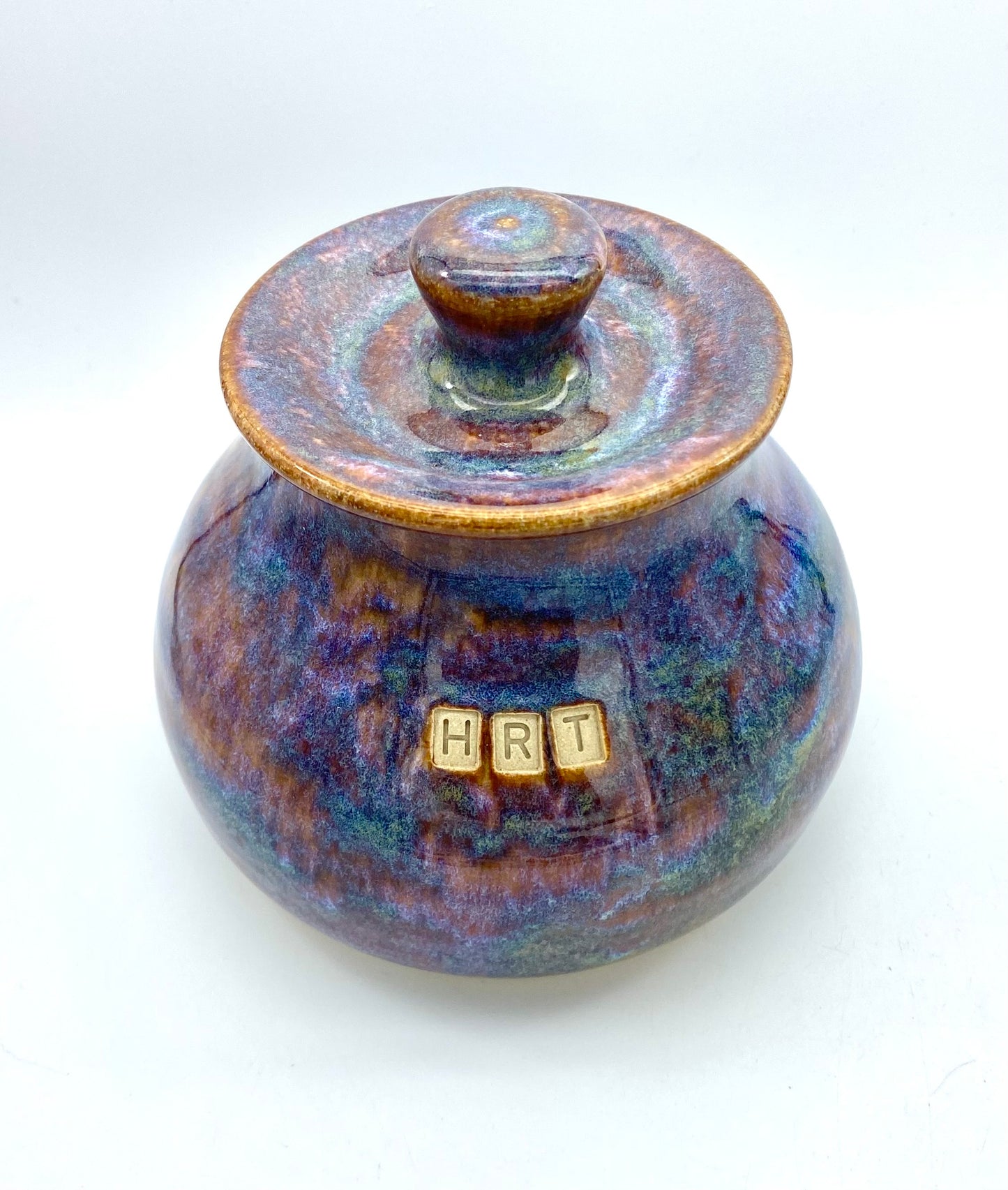 'HRT' lidded pot