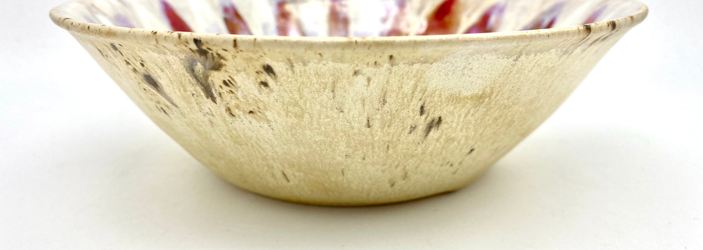 Dish with glazes that shine like jewels!