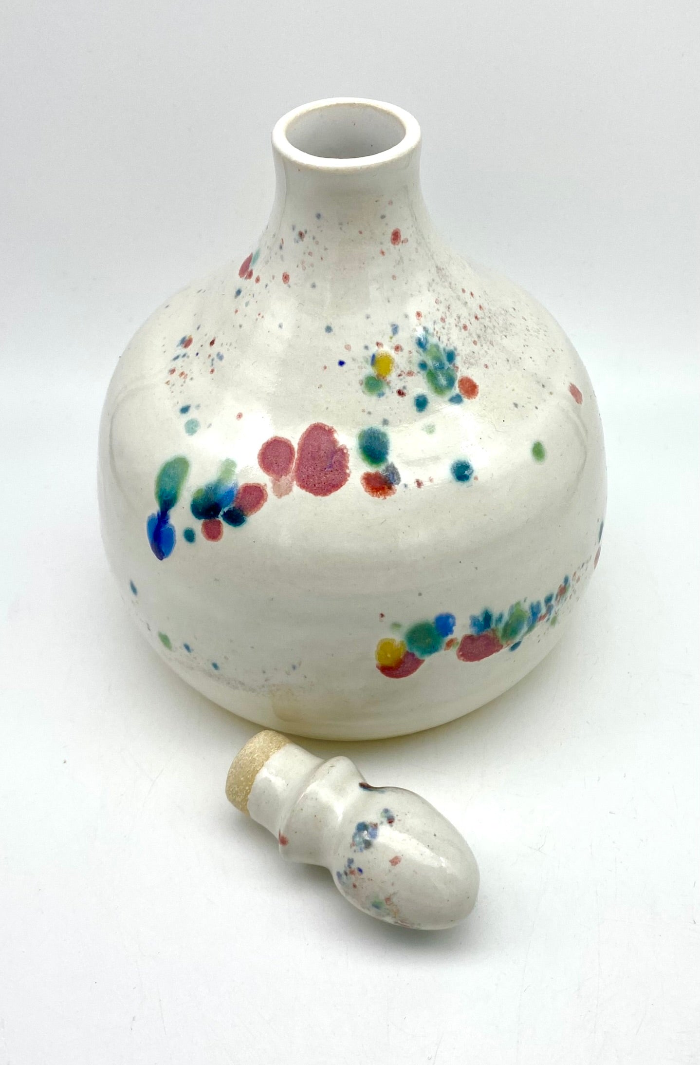 SECOND White decanter with multicolour firework flashes