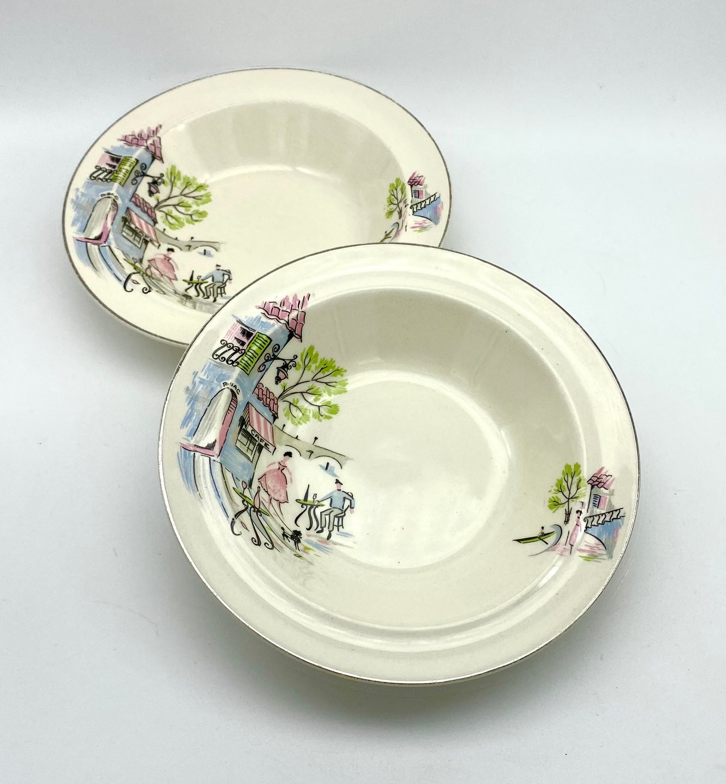 Four Alfred Meakin 1950s 'Montmartre' bowls