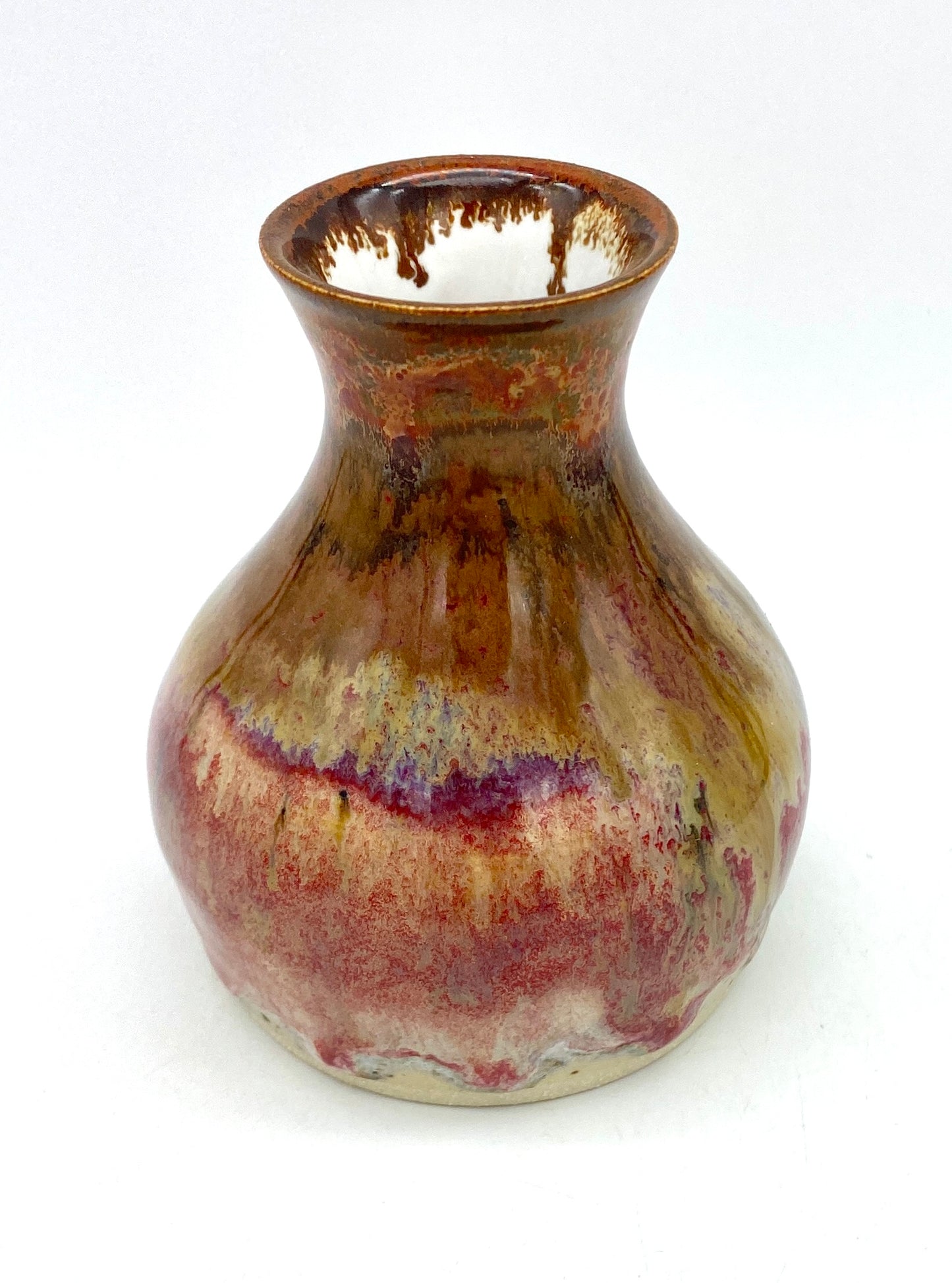 Bud vase with metallic copper flow