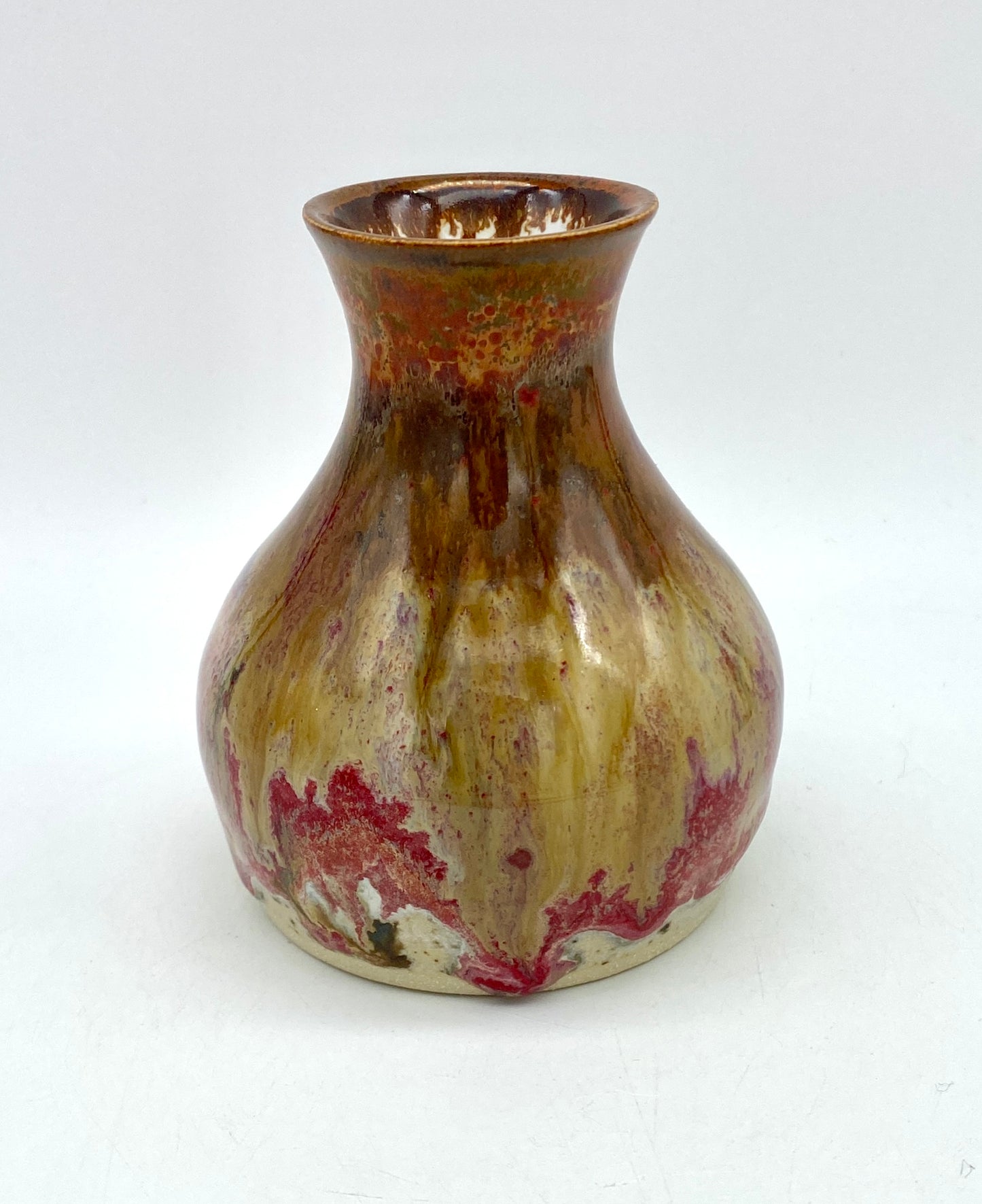 Bud vase with metallic copper flow