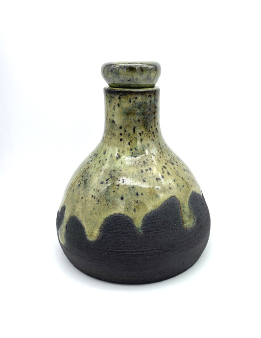 Decanter in special black clay