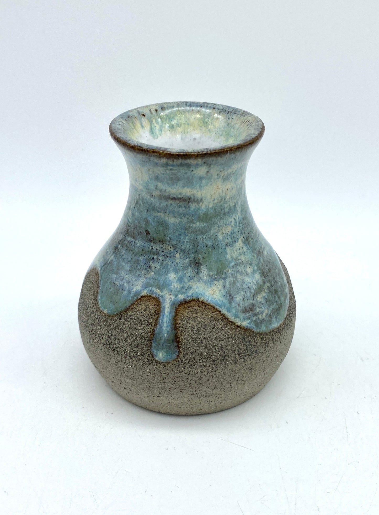 Little bud vase in special Scandi clay