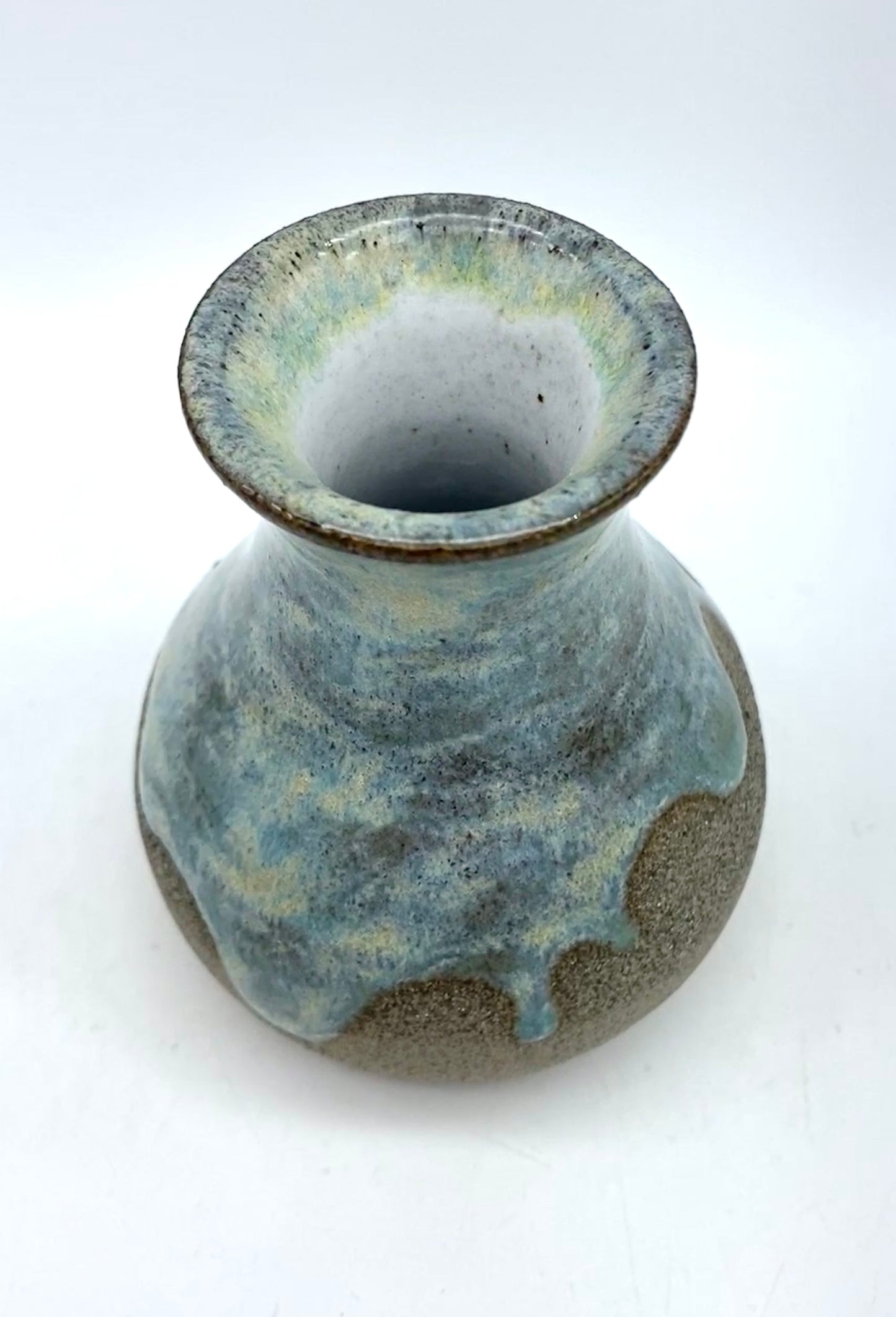 Little bud vase in special Scandi clay