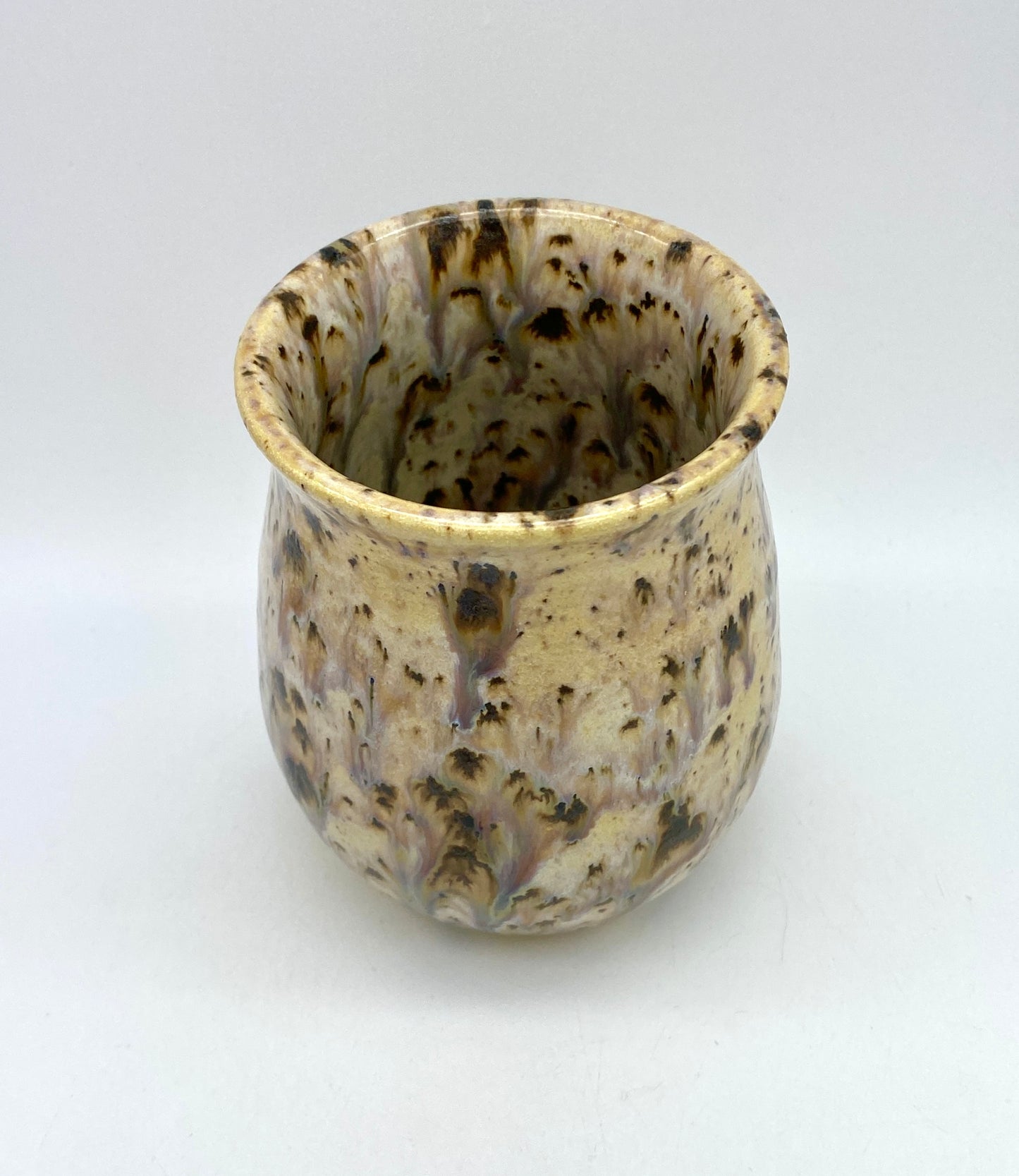 Water beaker in speckled yellows and creams