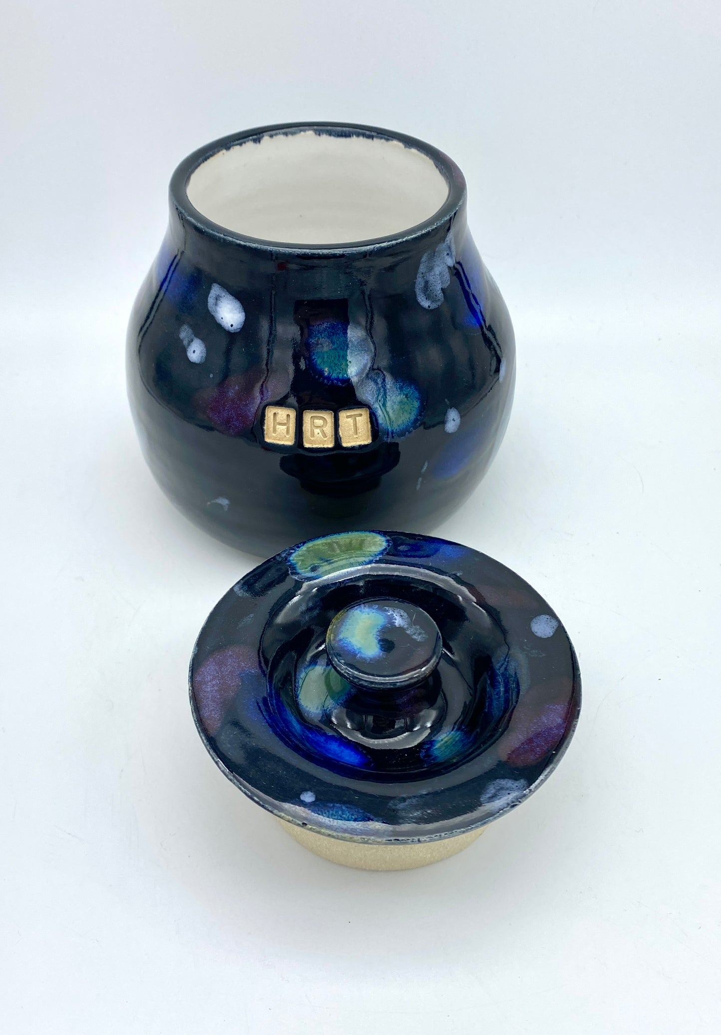 'HRT' pot in galaxy glazes