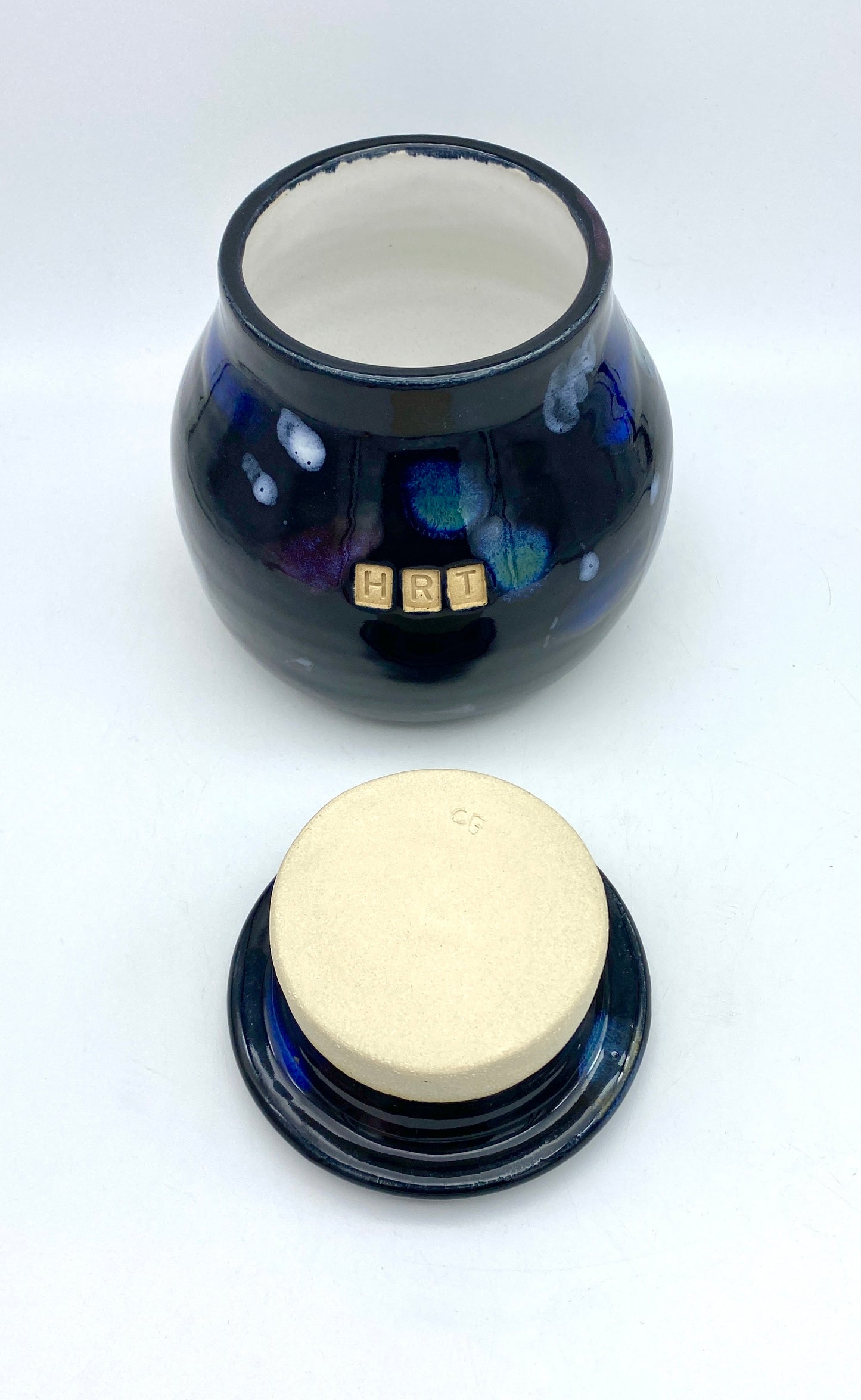 'HRT' pot in galaxy glazes