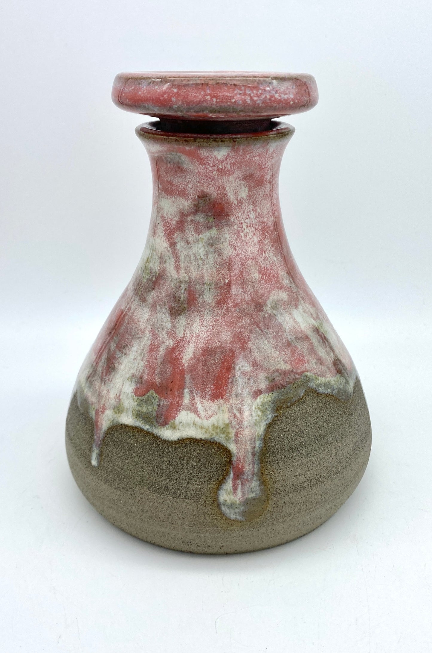 SECOND Gorgeous decanter in Scandi grey clay