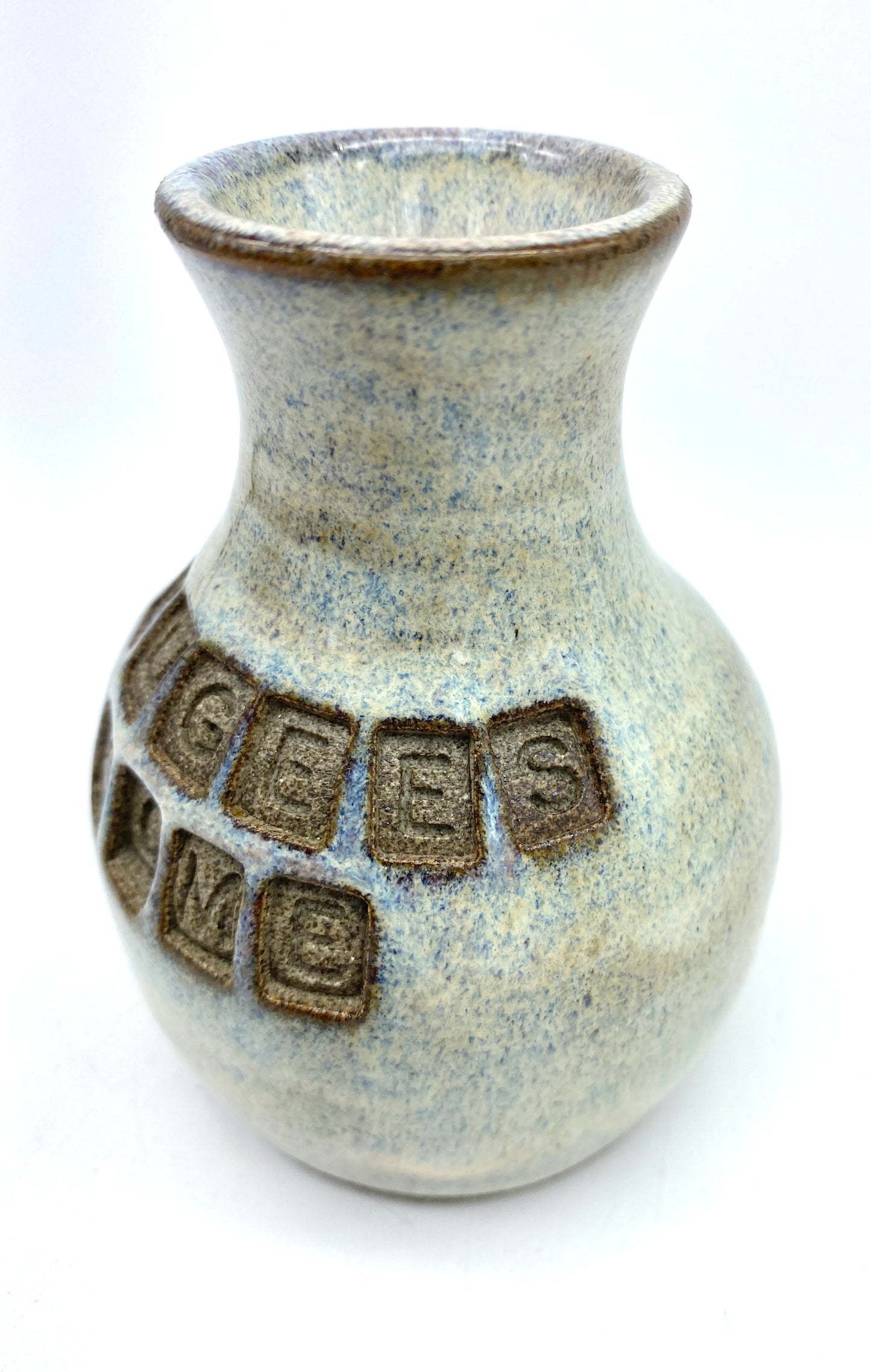 'Refugees welcome' little bud vase in special Scandi clay