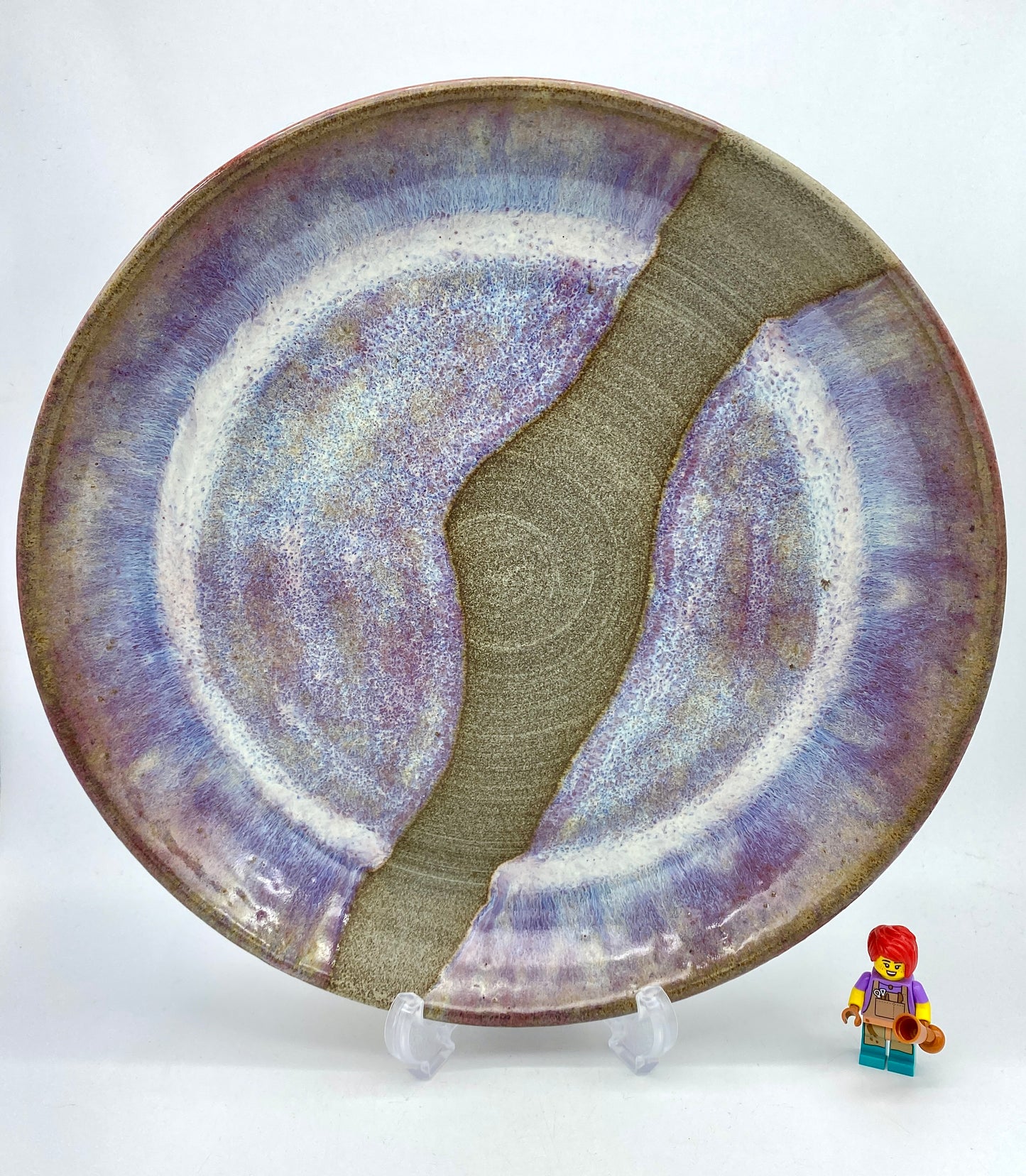 Large dinner plate in Scandi clay with flowing purples