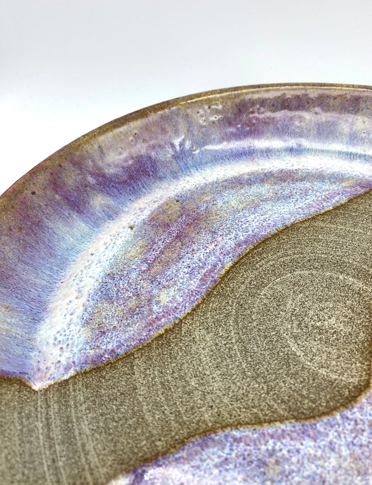 Large dinner plate in Scandi clay with flowing purples