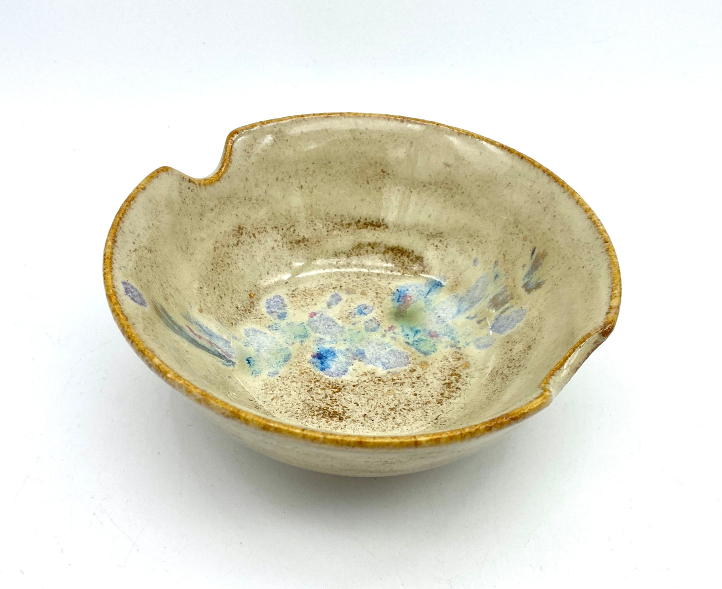 Dip bowl with chopstick rest