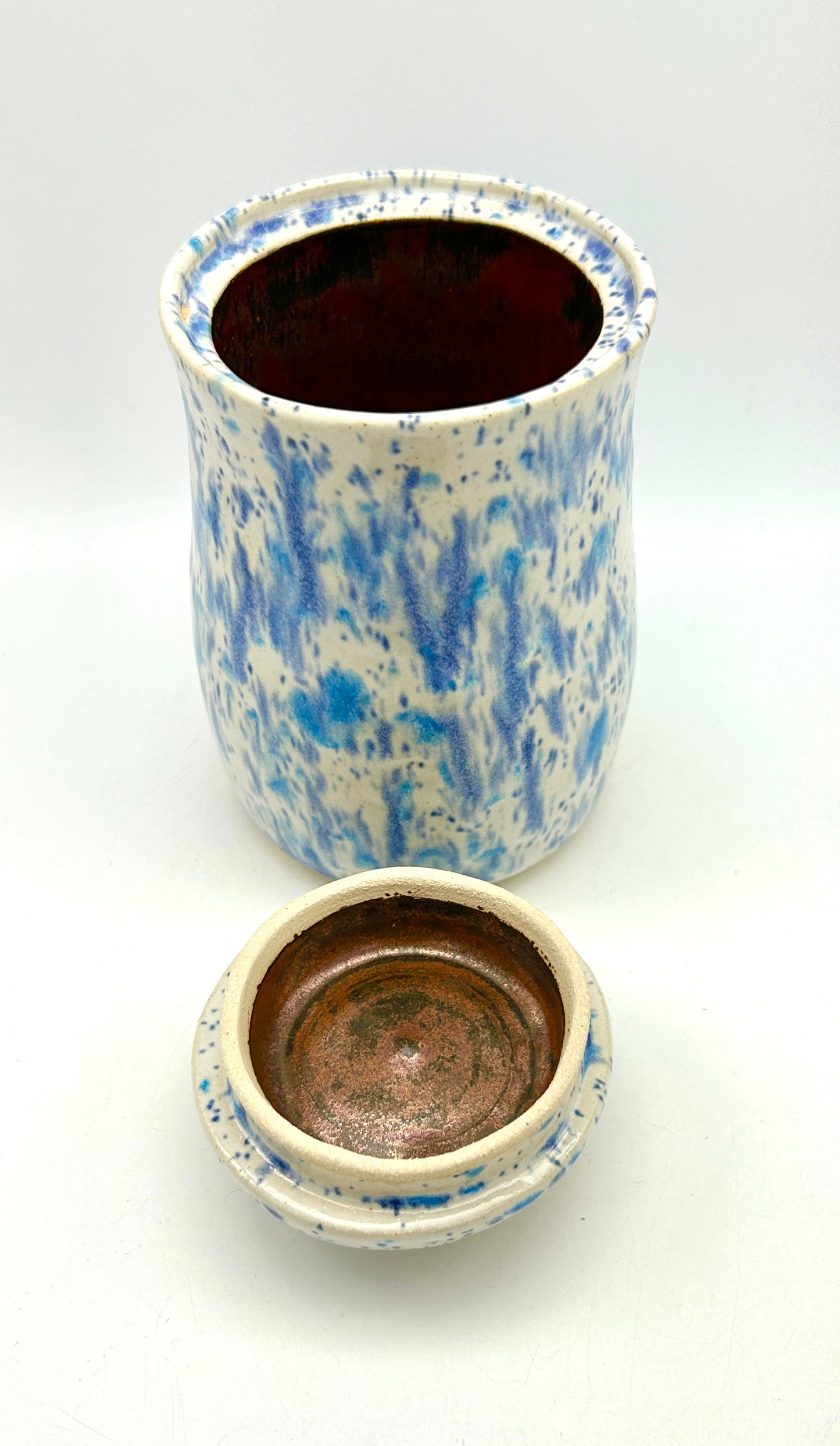 Small 'drugs' lidded jar in speckled blues