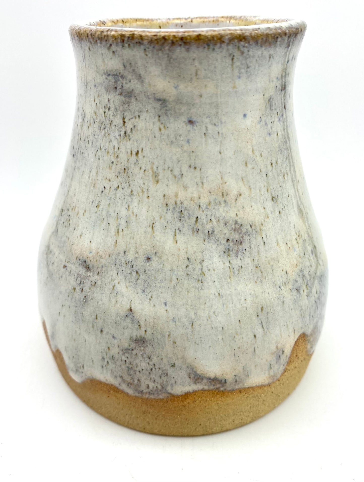 Honeyed vase on toasty clay