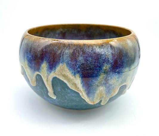 Bowl in flowing blues