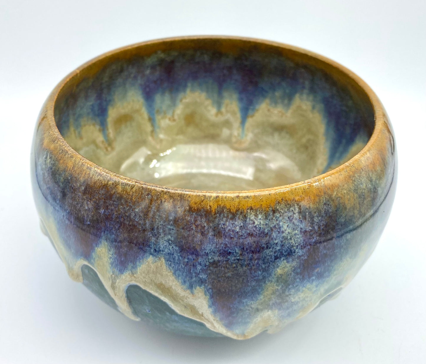 Bowl in flowing blues