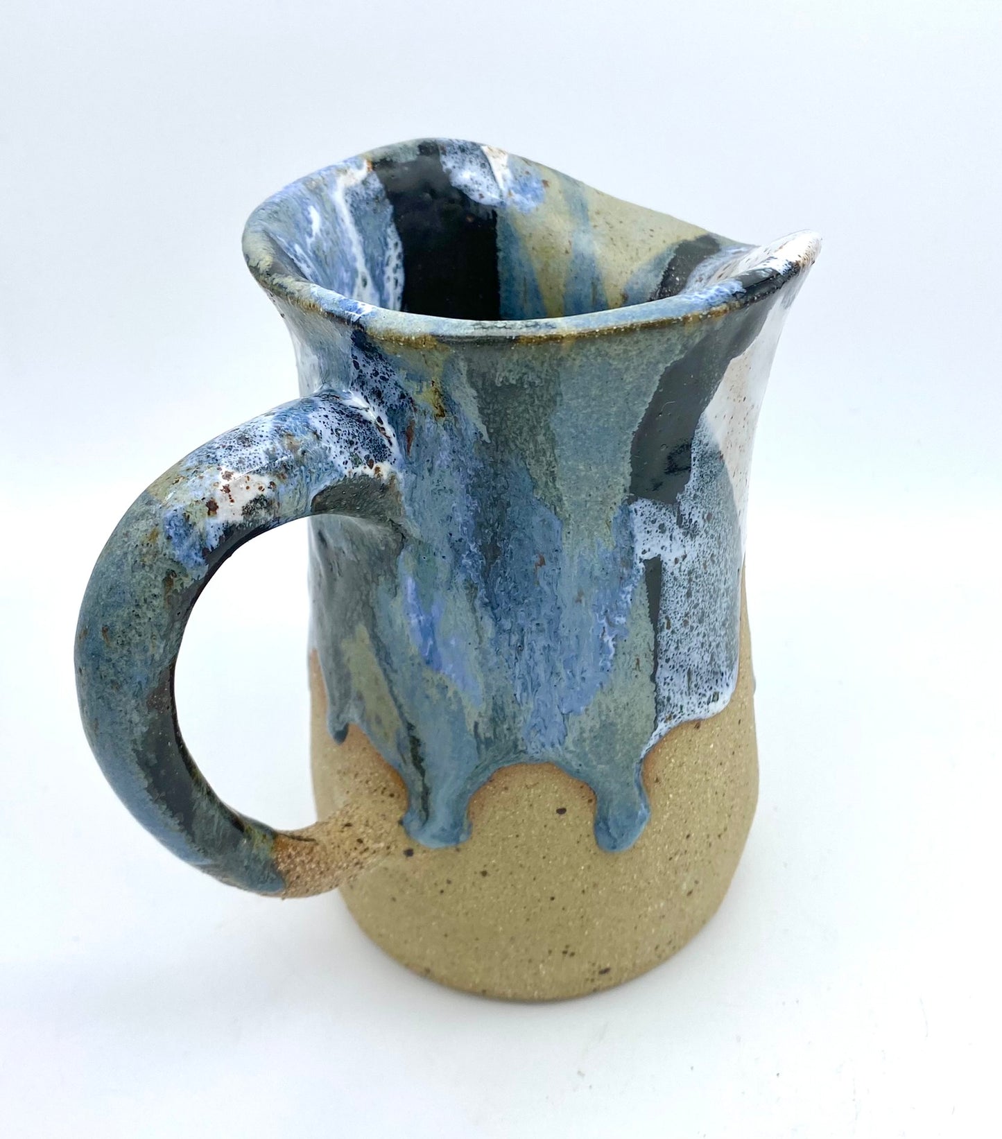 Large jug in speckled clay