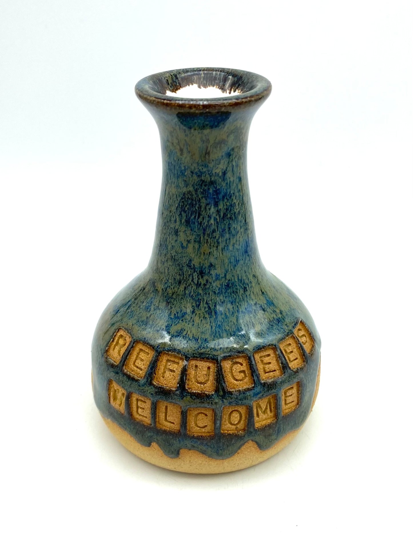 'Refugees welcome' bud vase