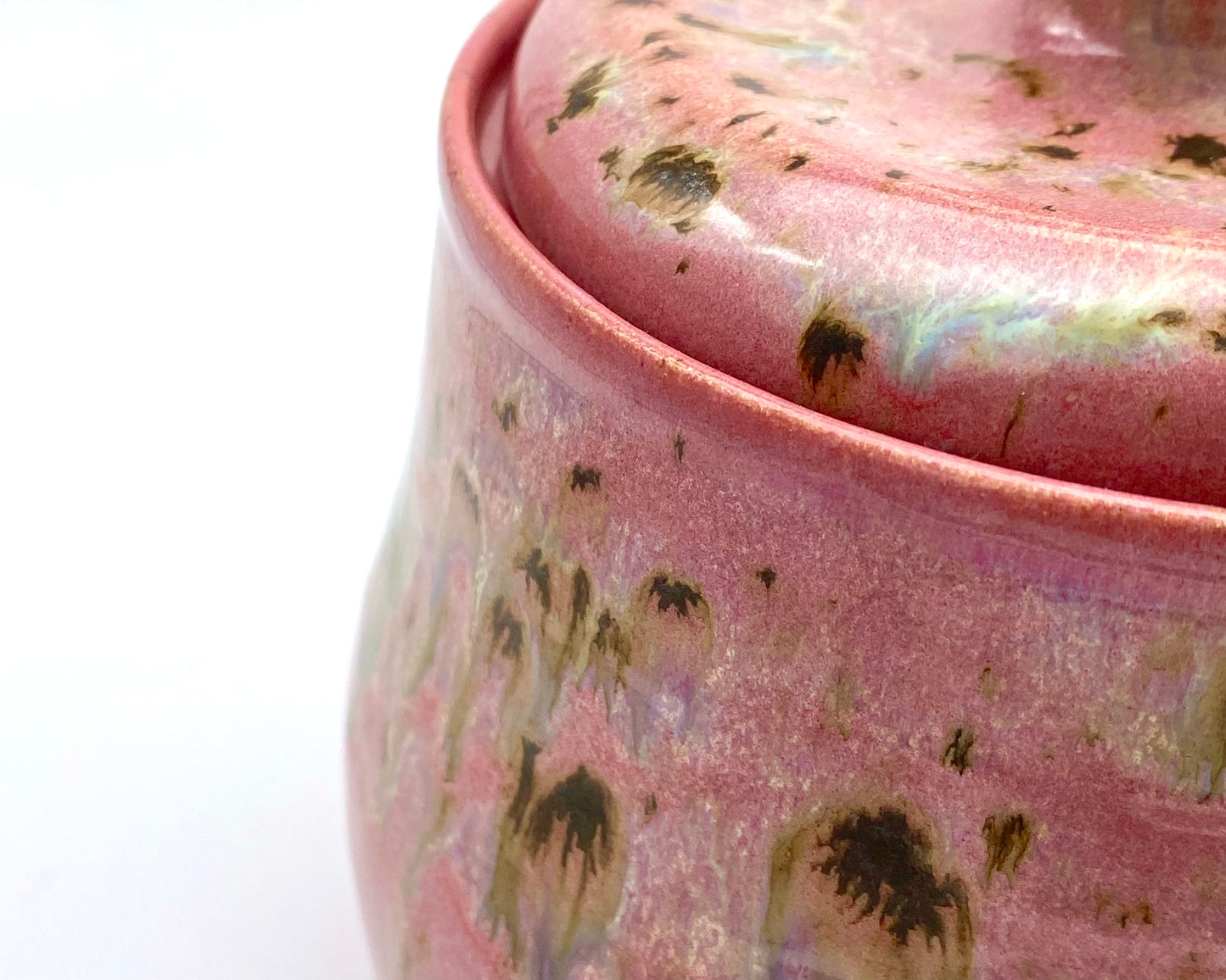 Plump pinks lidded pot