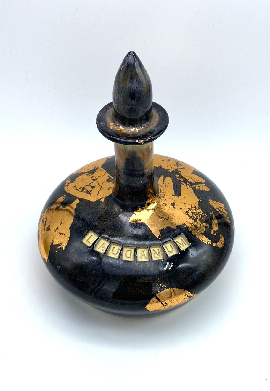 'Laudanum' decanter for spirits, oil, squash